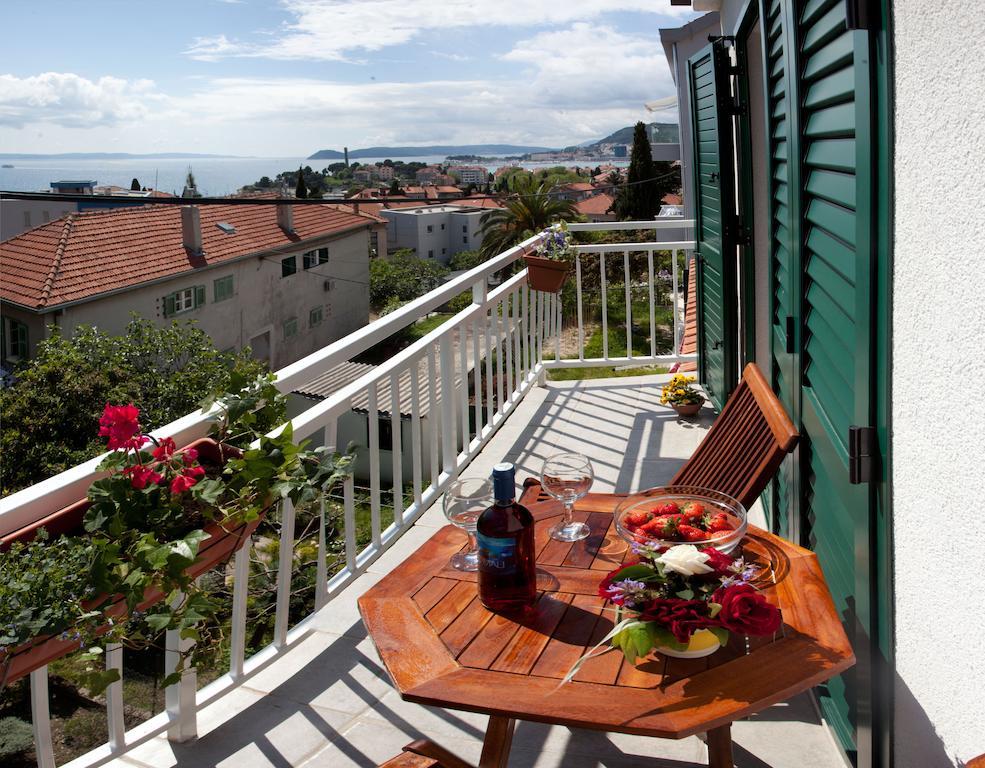 Apartment Firule Sandy Beach Split Exterior photo