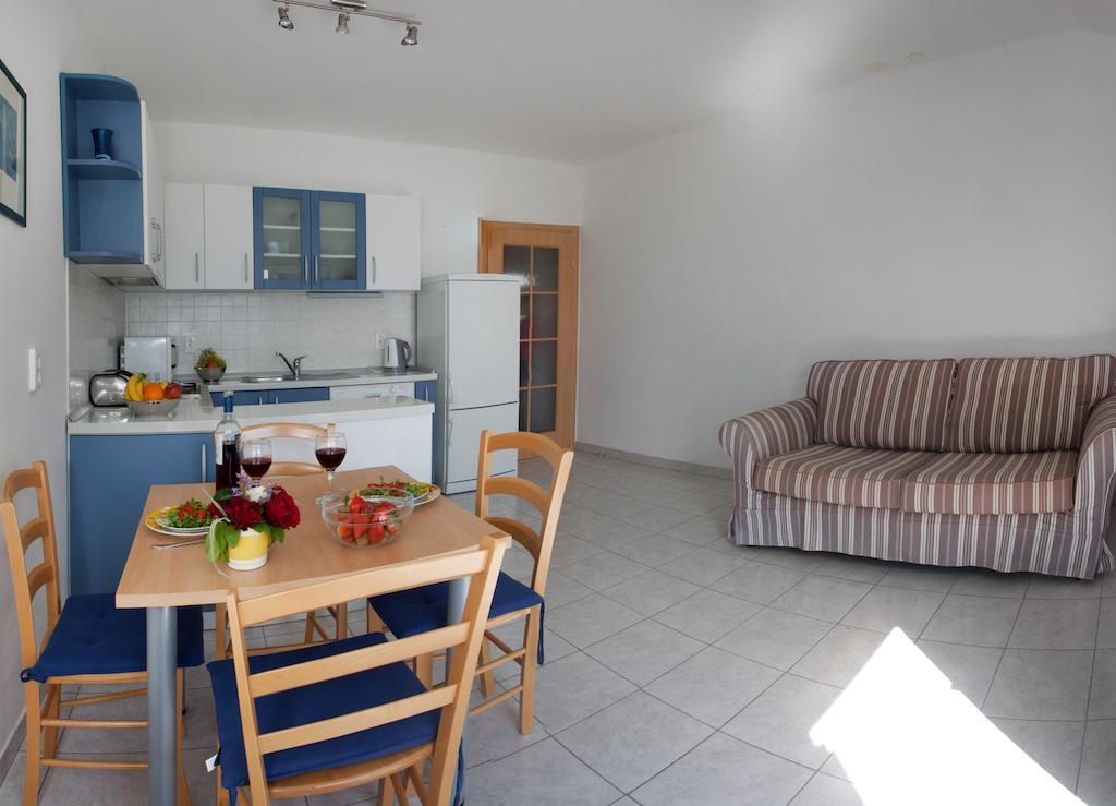 Apartment Firule Sandy Beach Split Exterior photo